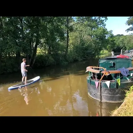 Botel Cosy, Secluded Narrow Boat