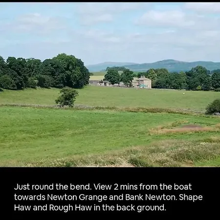 Cosy, Secluded Narrow Boat Botel *