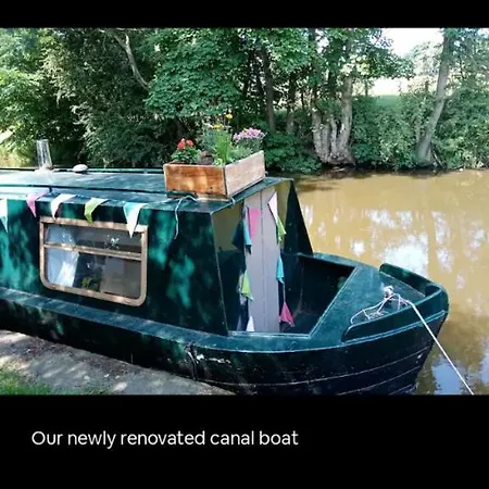 Cosy, Secluded Narrow Boat * Airton