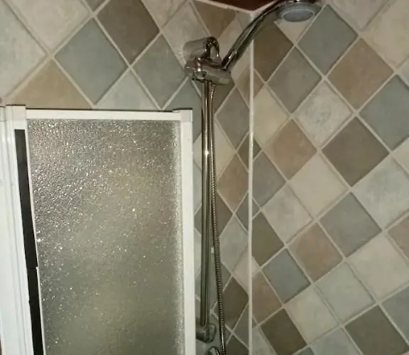 Cosy, Secluded Narrow Boat *