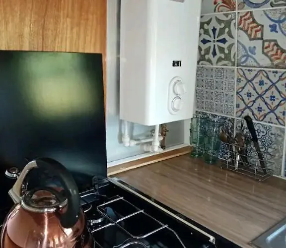 Cosy, Secluded Narrow Boat