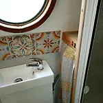 Hotel en barco Cosy, Secluded Narrow Boat *